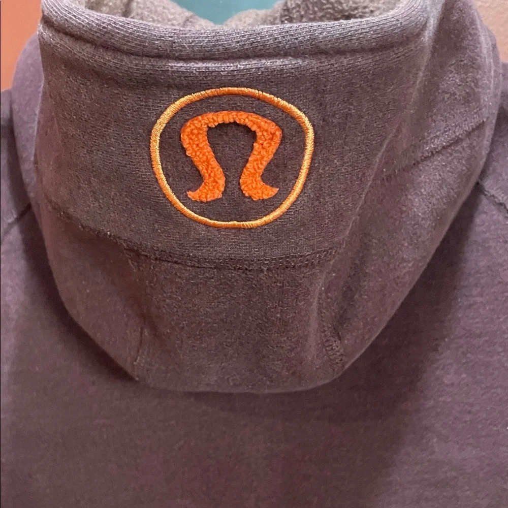 Iconic LuluLemon Zip-Up Hoodie in Dark Plum - Picture 3 of 7